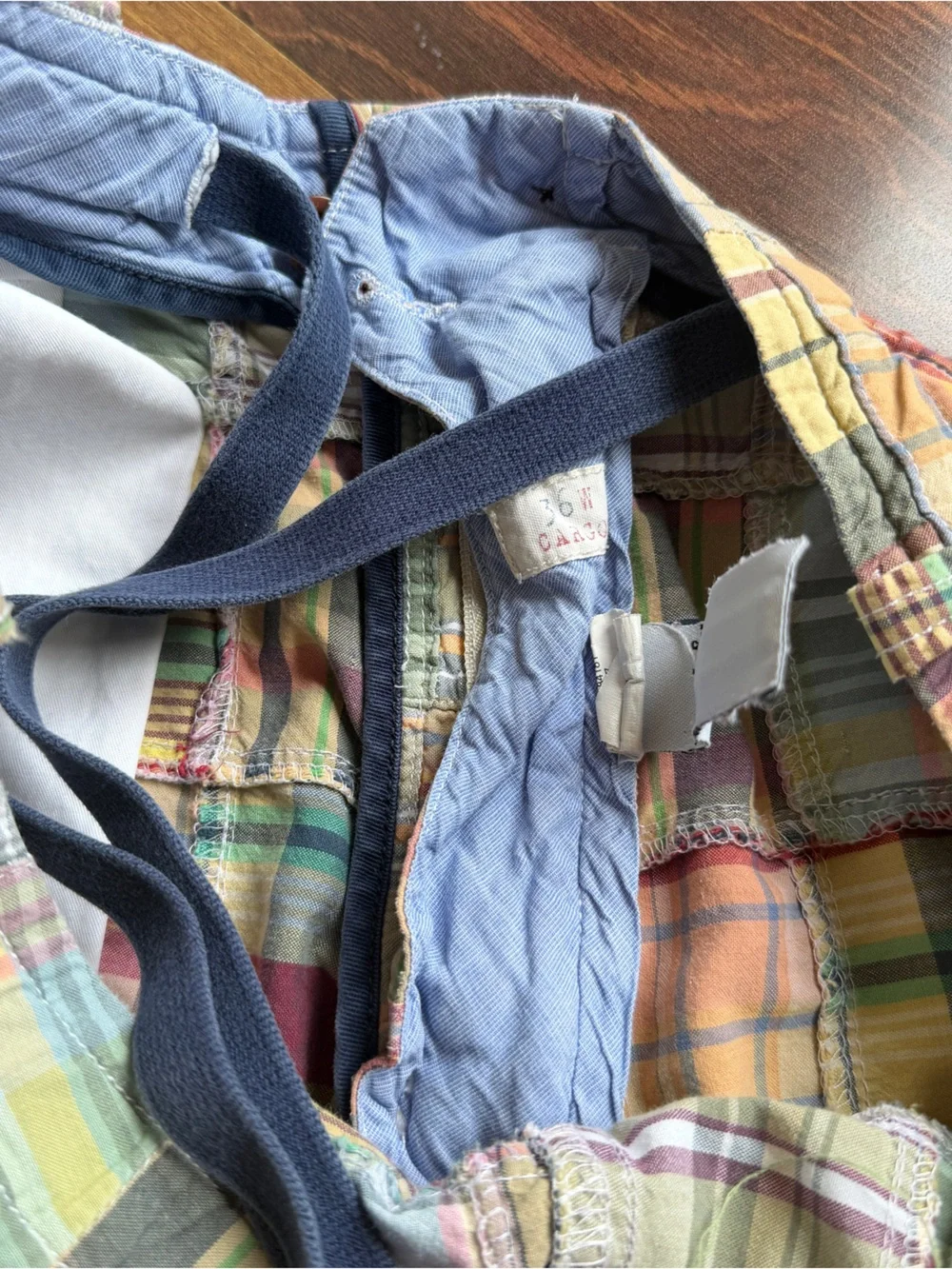 J Crew Y2K Madras Cargo Shorts Men’s 36 Small Hole